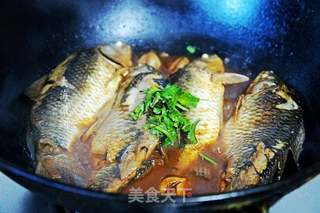 酱炖鲫鱼的做法步骤：6