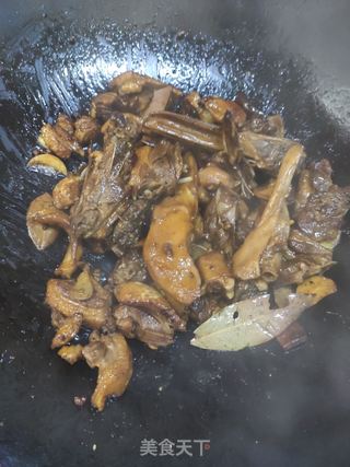 啤酒鸭：砂锅炖鸭🍺的做法步骤：10