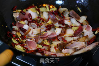 腊肉炒蕨菜的做法步骤：10