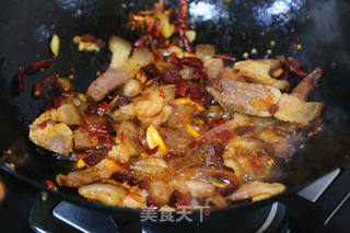 腊肉炒蕨菜的做法步骤：12