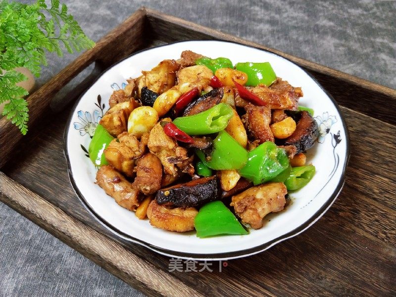 蒜子青椒炒鸡块