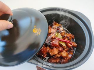 砂锅红烧肉的做法步骤：1