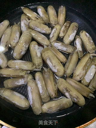 香辣炒蛏子的做法步骤：2