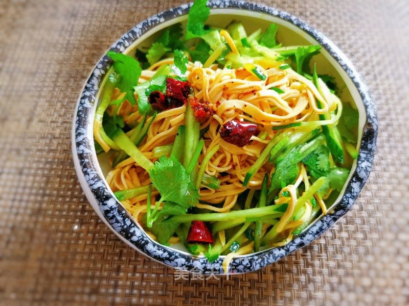 黄瓜拌豆腐丝