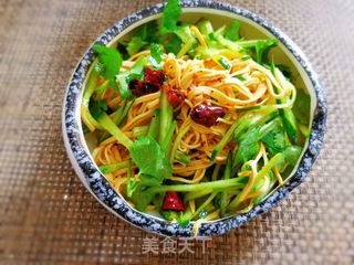 黄瓜拌豆腐丝的做法步骤：7