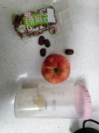 山楂苹果饮的做法步骤：1