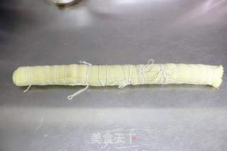 卤五香豆皮肉卷的做法步骤：8