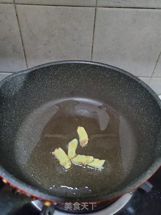 辣白菜炖鱼块的做法步骤：2