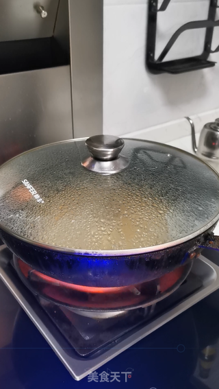 海鲜界的贵族——鲜炒沙虫做法的做法步骤：4