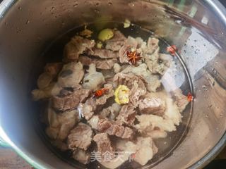 胡萝卜烧牛肉的做法步骤：3