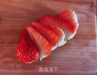草莓水果盘的做法步骤：2