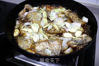 红烧带鱼的做法步骤：8