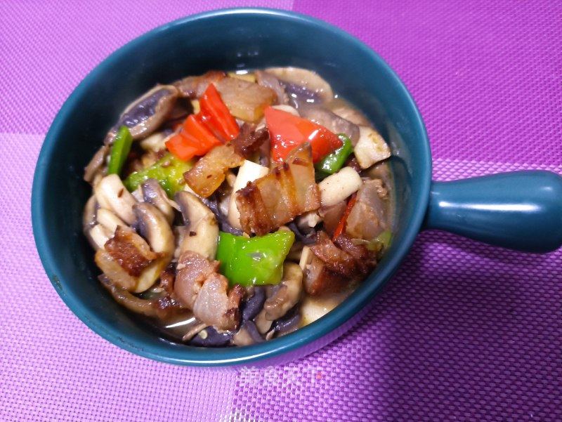 腊肉炒口蘑