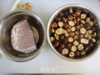 野生干香菇炖牛肉❤️肉质软烂❗️菌香十足的做法步骤：3