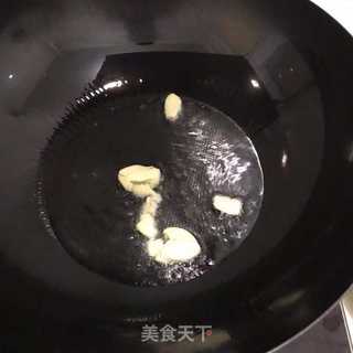 豆干炒肉丝的做法步骤：1