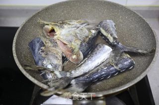鲅鱼炖豆腐的做法步骤：4