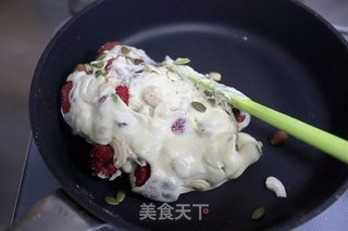 果仁草莓干牛轧糖的做法步骤：8