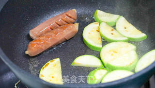 早餐香肠豆子沙拉的做法步骤：2