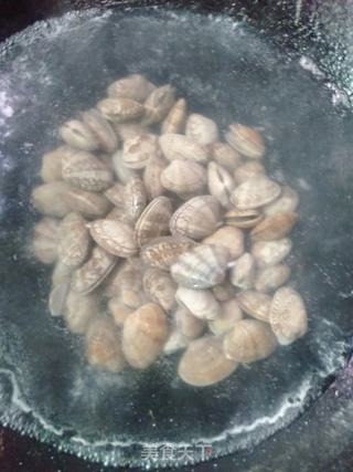 双椒爆花甲的做法步骤：3