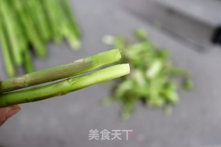 芦笋虾球的做法步骤：2
