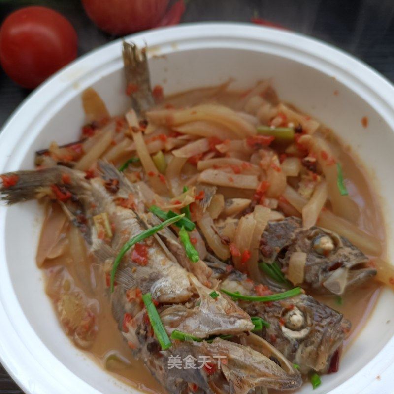 剁椒水萝卜炖小石斑