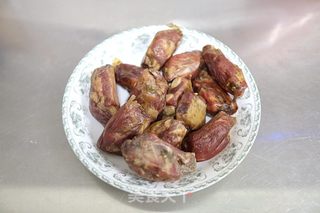 腊排骨一锅烩的做法步骤：1