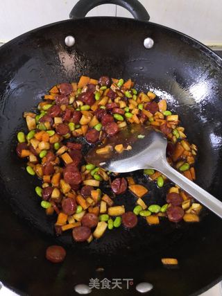 毛豆煲仔饭的做法步骤：7