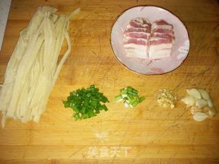 豆芽炒饼的做法步骤：1