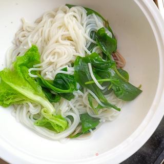 精肉热汤粉的做法步骤：11