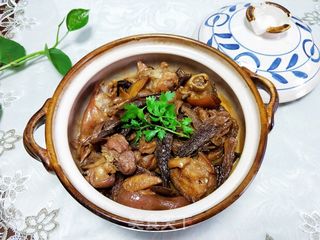 猪脚炖鹿茸菇的做法步骤：13