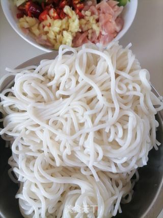 炒米粉的做法步骤：2