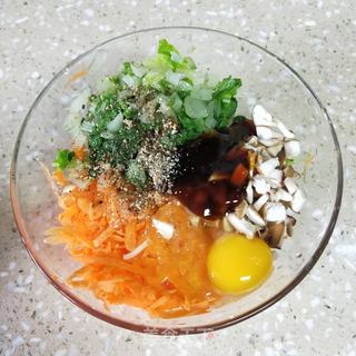 蔬菜玉米面团子的做法步骤：7