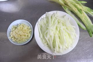 清凉爽口的麻酱凉面的做法步骤：2