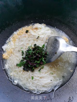 鸡蛋榨菜米粉的做法步骤：4