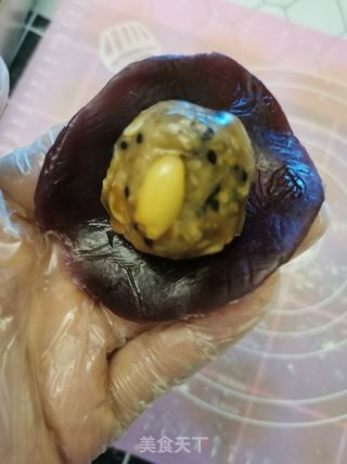 五仁月饼的做法步骤：6