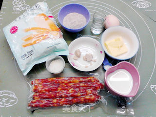黑全麦广式腊肠面包卷的做法步骤：1