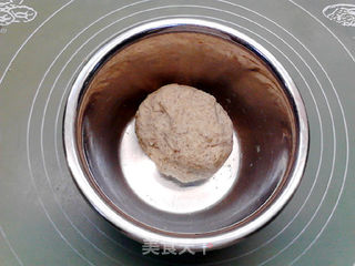 黑全麦广式腊肠面包卷的做法步骤：3