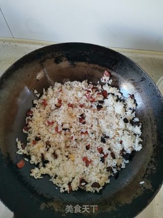 腊肠炒饭的做法步骤：3