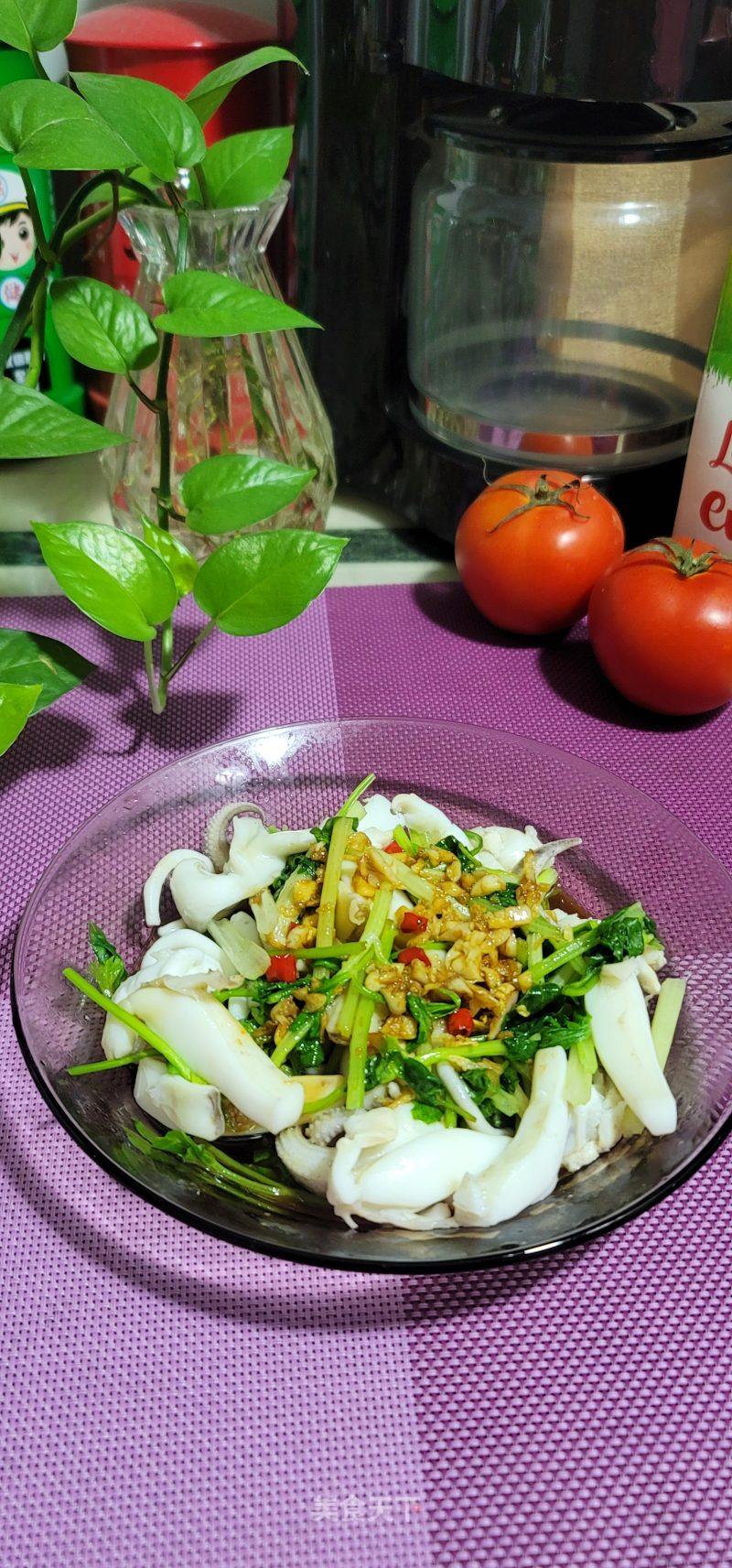 蒜香芹菜拌墨鱼