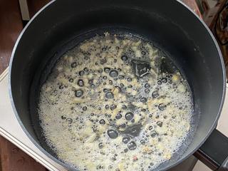 海鲜大咖在家做，一锅就搞定！的做法步骤：4