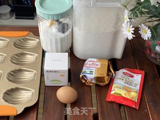 高颜值の抹茶玛德琳，圣诞趴必备小甜品的做法步骤：1
