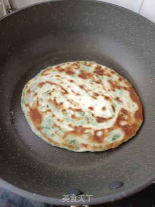 香葱油饼的做法步骤：16