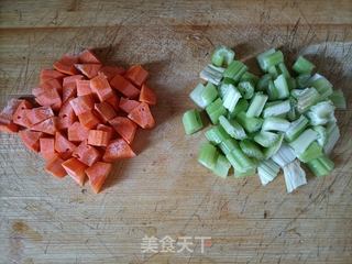 芹菜拌花生米的做法步骤：2