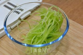 凉拌麻辣真鳕北极贝的做法步骤：4