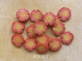 胡萝卜黄瓜拌海参的做法步骤：1