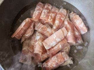 香菜拌肥牛卷的做法步骤：2