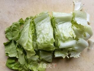 生菜芯拌海参的做法步骤：1