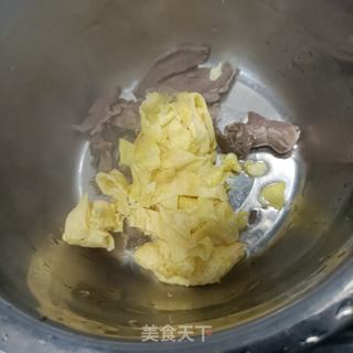 鸡蛋鹿心拌黄瓜的做法步骤：4
