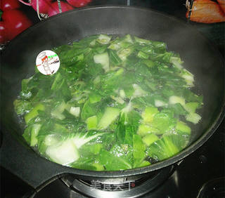 香肠咸肉年糕汤的做法步骤：4
