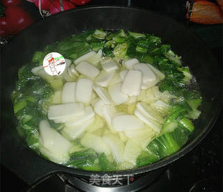 香肠咸肉年糕汤的做法步骤：5